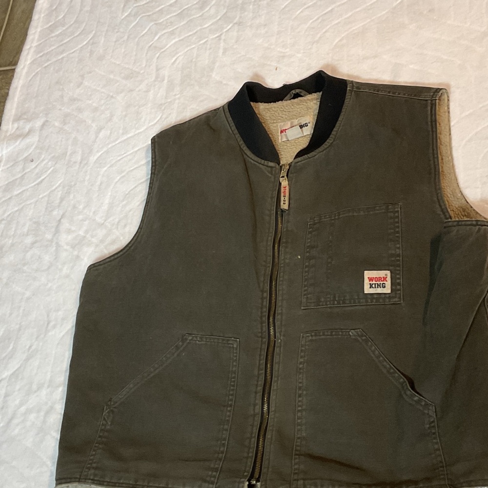 Work King Sherpa-Trim Utility Vest in Olive